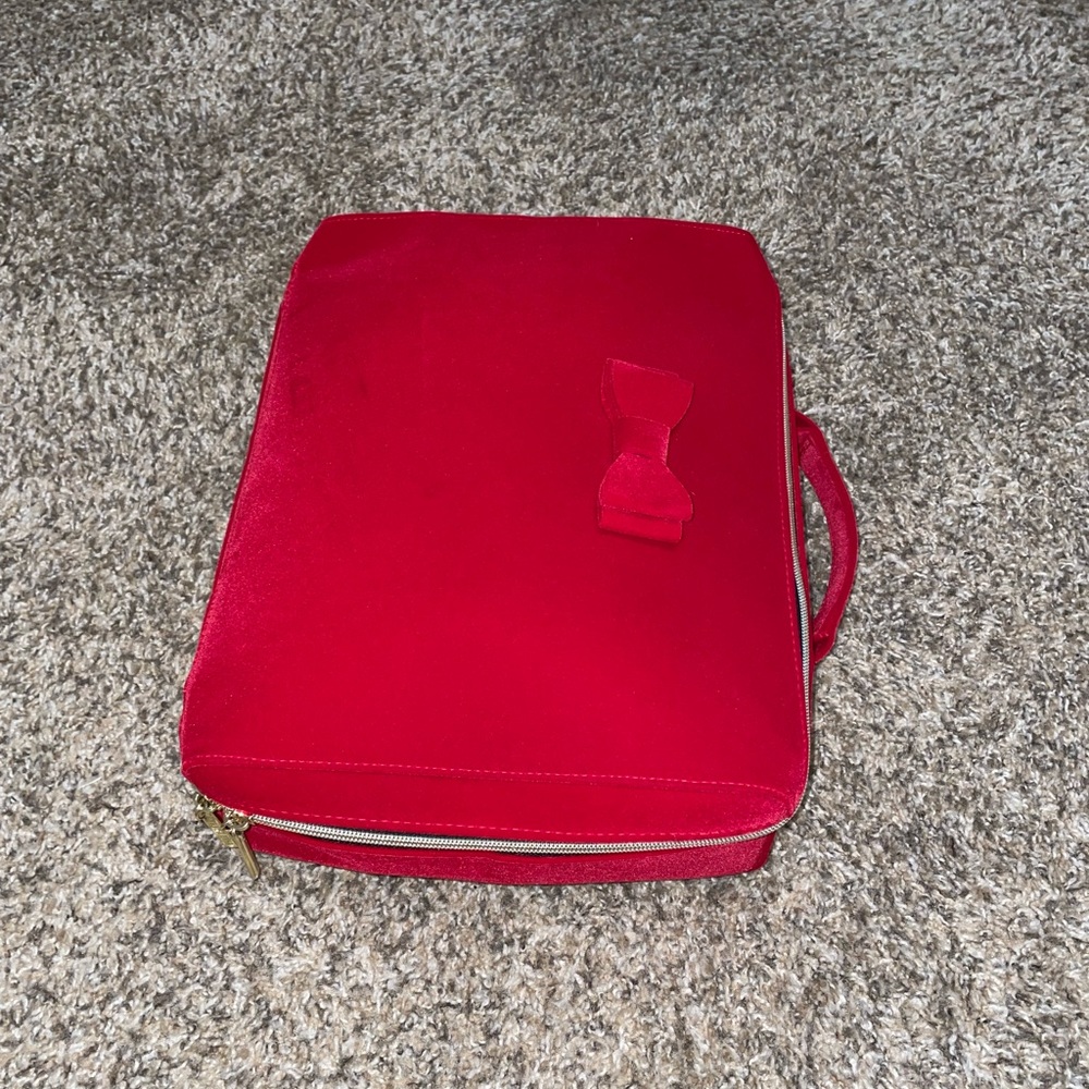 NWT-Estēe Lauder silk/velour intimates case